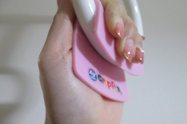 電車のつり革、素手で触れない　「不衛生だからムリ」派急増