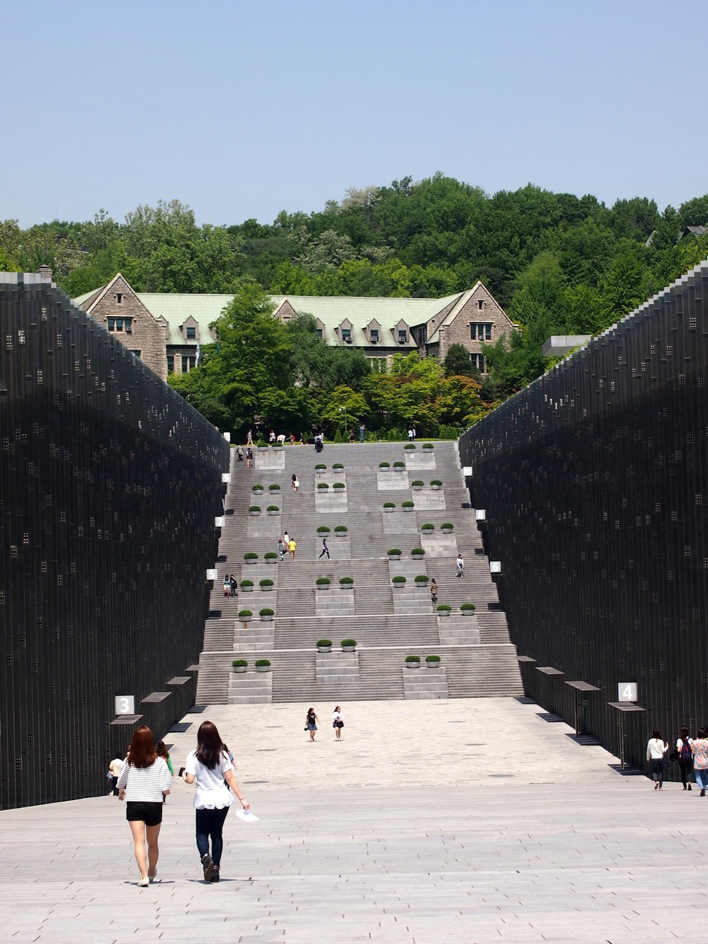 梨花女子大は韓国有数の「名門大学」として知られている