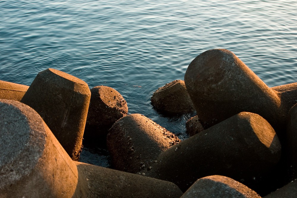 仙台港の津波、高さ1メートル40センチに　岩手県などでも潮位上昇中