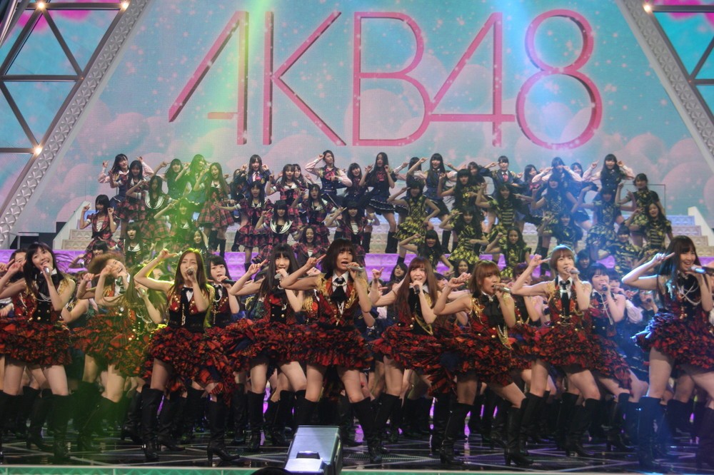 2011年の紅白歌合戦ではAKB48は210人が出演した（写真は2011年のリハーサル）
