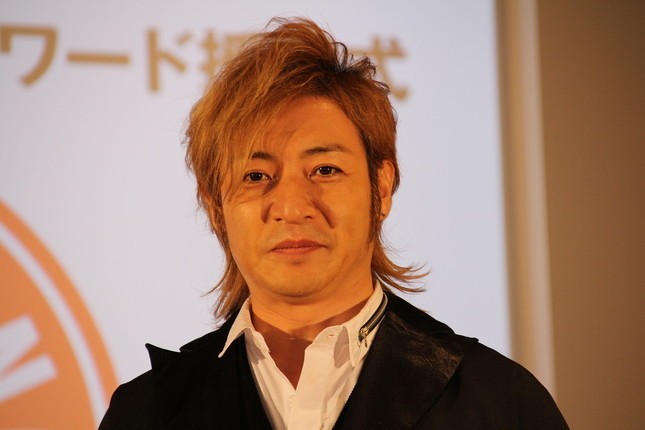 ツイートを続けるつるの剛士さん