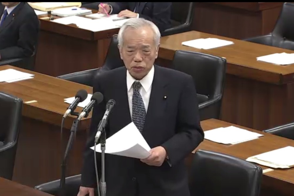 カジノ法案質問で般若心経　「採決前」6時間審議の中身