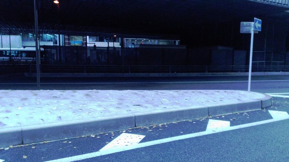 石が撤去された後の「交通島」（2016年12月14日撮影）