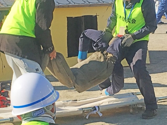 ふだんから災害時の救護訓練を（写真はイメージです）
