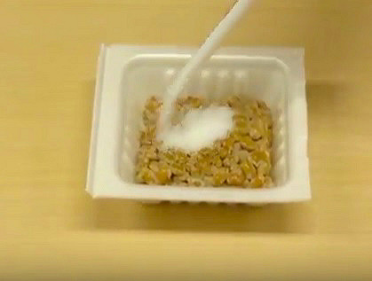 常識はずれの納豆の味付けにトライ　「これはナシでしょ」口に入れたら...