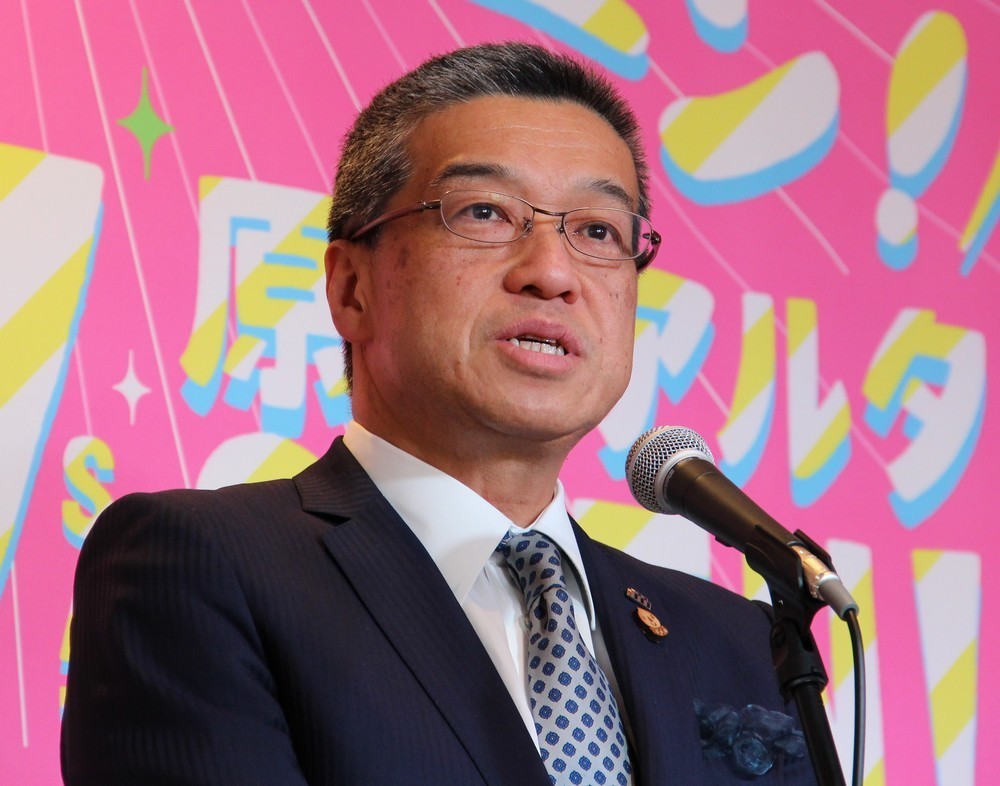 三越伊勢丹のトップ交代劇　水面下で起きていた「異例の事態」