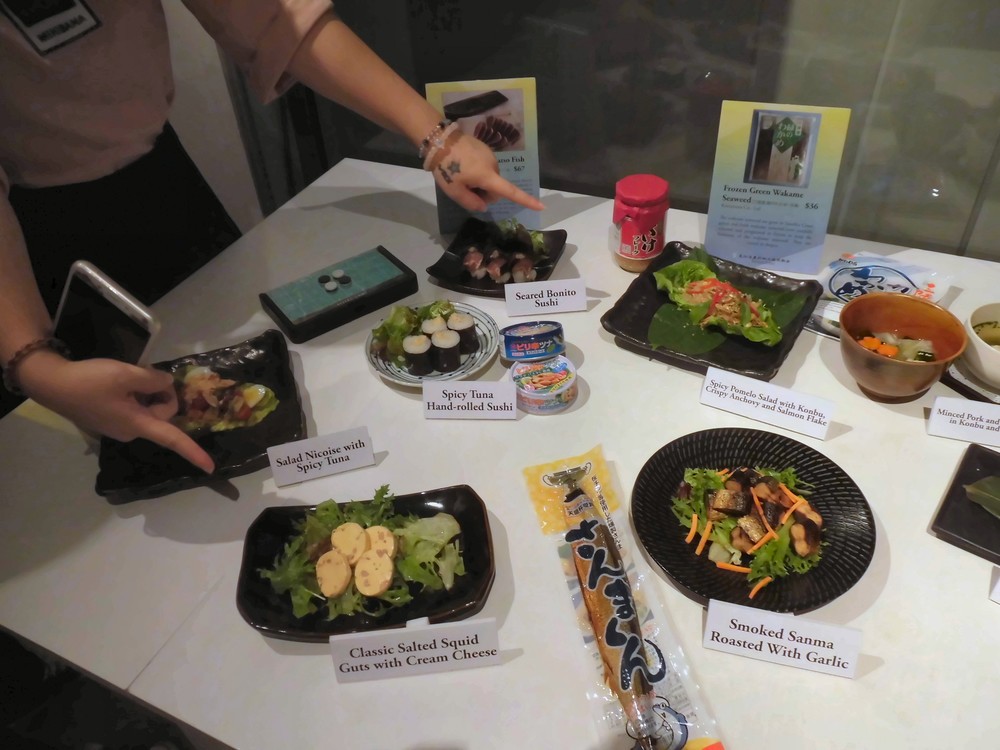 シンガポールで開かれたPRイベントで、気仙沼の水産加工品を使った料理を披露