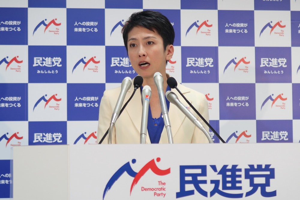 蓮舫氏を襲った　ダブルの「ちぐはぐ」