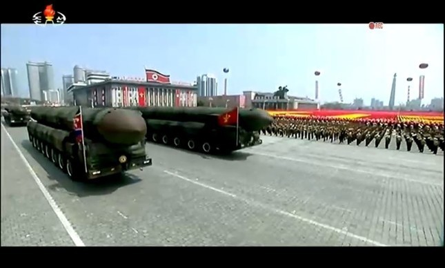 北朝鮮は4月15日の軍事パレードで新型ミサイルを公開したばかりだ(朝鮮中央テレビより)
