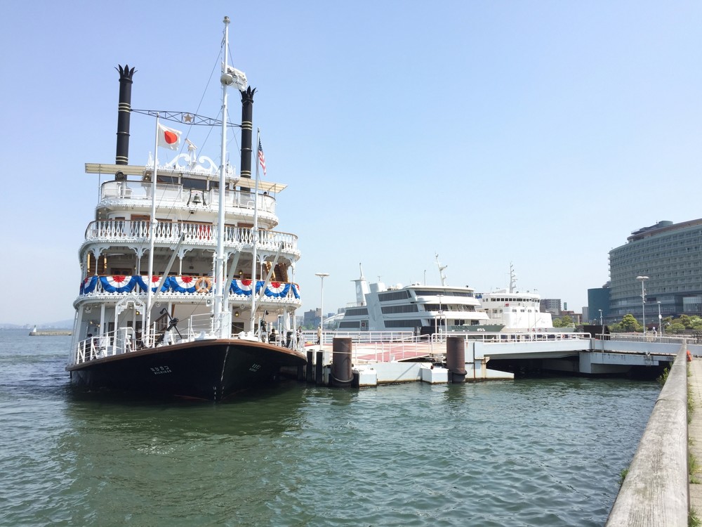 米原潜ミシガン、釜山入港に滋賀県民驚く　「どうやって琵琶湖から...」