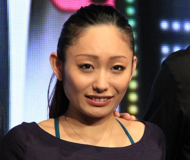 安藤美姫、小塚パパとの「ハート写真」がヒンシュク　「こういうKYなところが嫌われる」