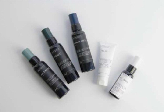 男性のためのワキ&ボディ用デオドラントミスト、ミドルエイジ用も