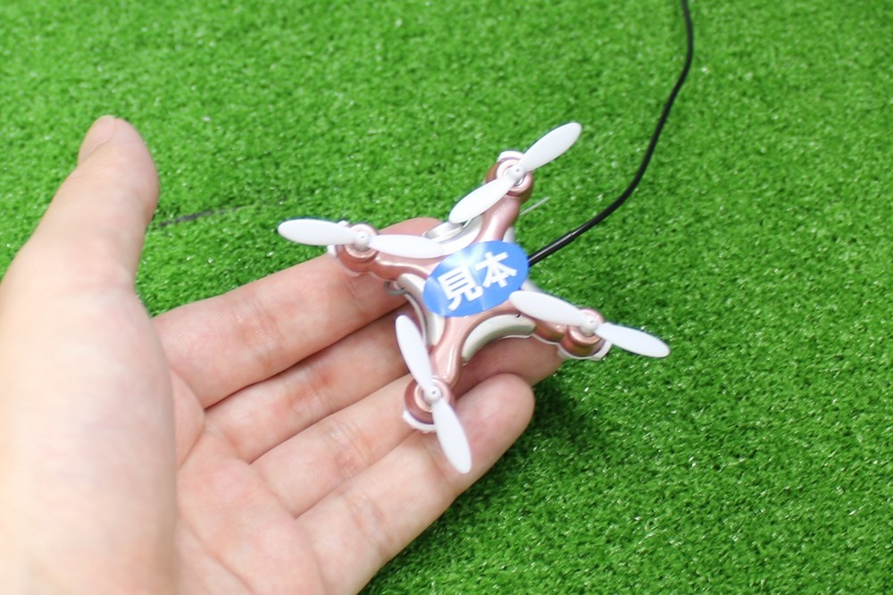 ドローン新時代（下）　 超マイクロ型も登場