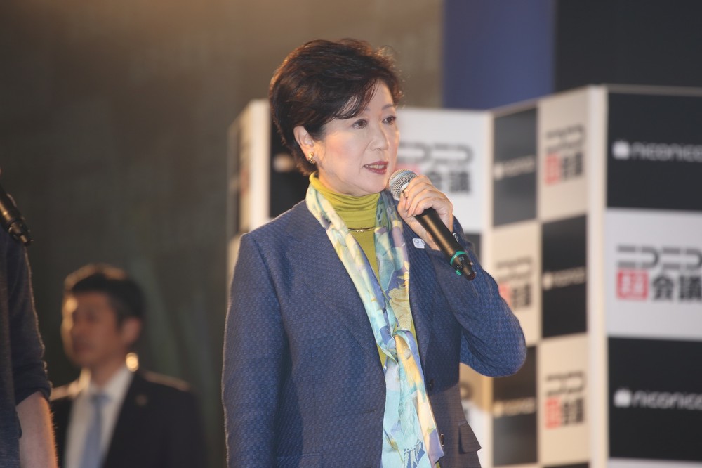 小池知事にコスプレ女性から質問　五輪期間中のコミケはどうなる？
