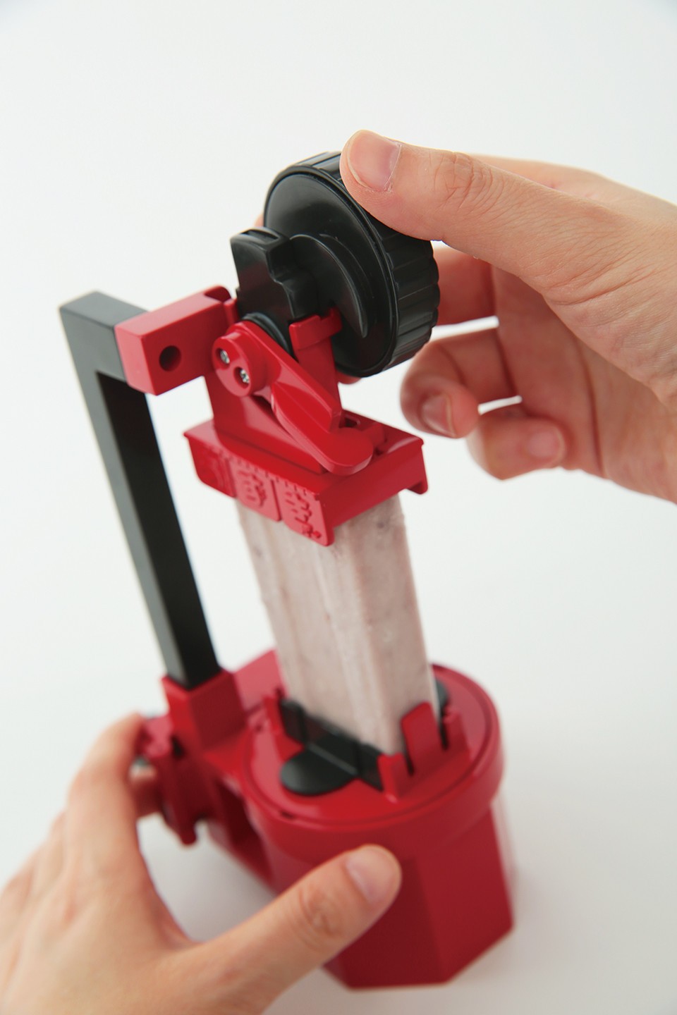 まずは、てこの原理で棒を抜いて・・・