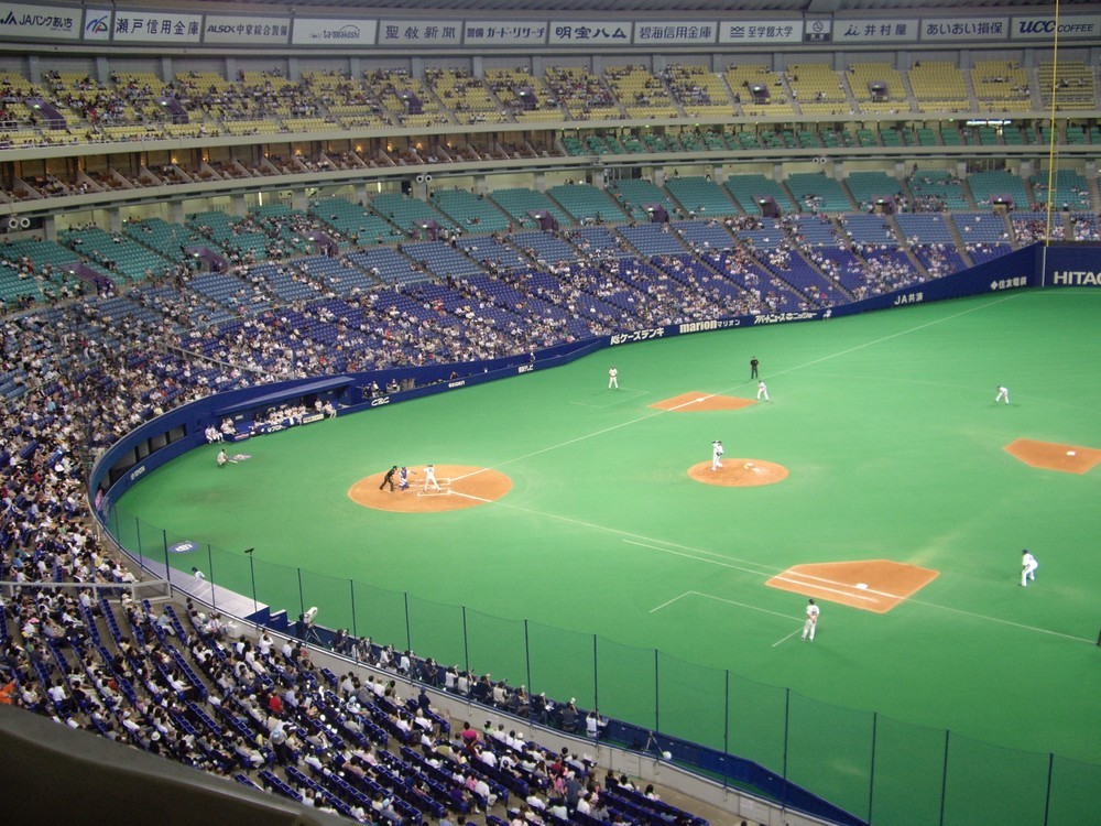 「広島ファンがレーザーで中日・又吉の投球妨害」　デマ拡散の発信源はWEB中継