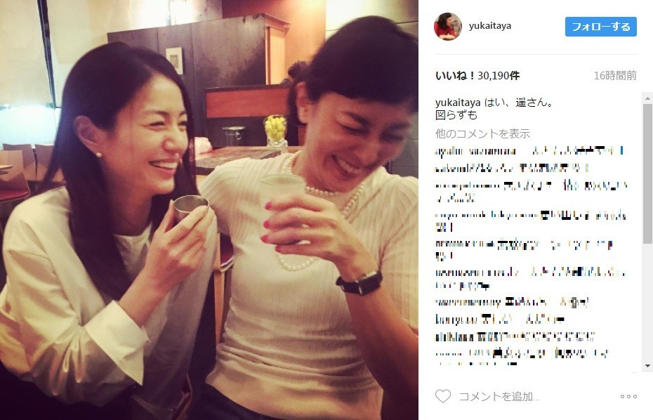 アラフォー美女のクシャクシャ笑顔（画像は板谷由夏さんのインスタグラムより）