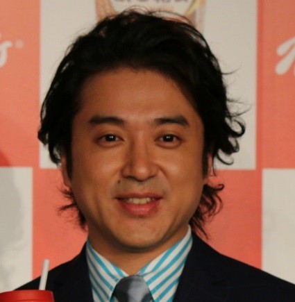 ムロツヨシ、まるで女優　完璧メイクのインスタに「抱けるわ...」