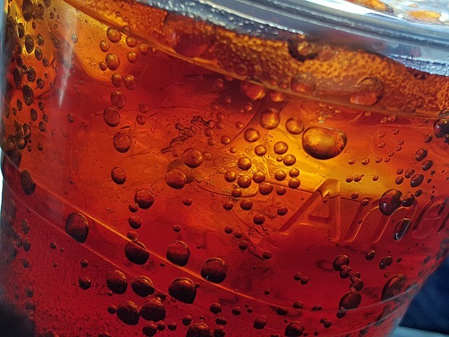 加糖飲料への課税が世界で広がる　「ソーダ税」で肥満者減らせるか