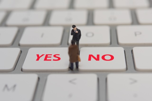 焦る東芝に入った横やり　「メモリ」売却、本当にできるのか