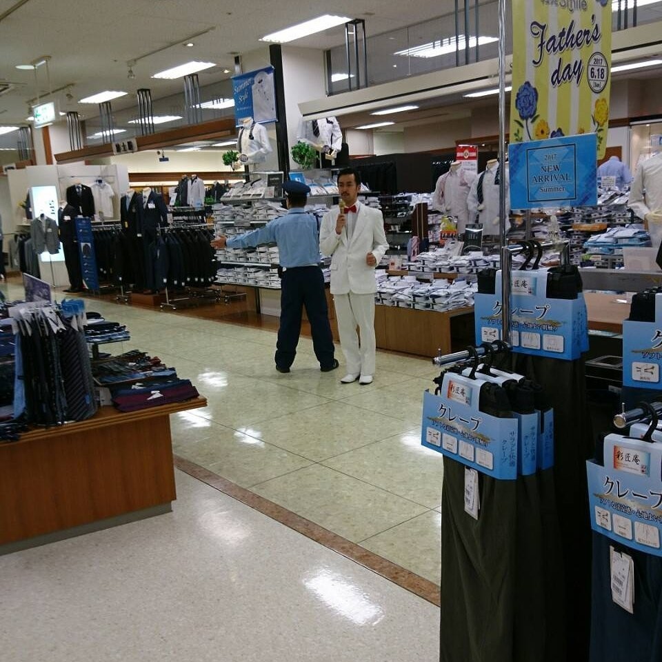 ムーディ勝山の客席、右も左もガラガラ　それでも「ネット大爆笑」のワケ