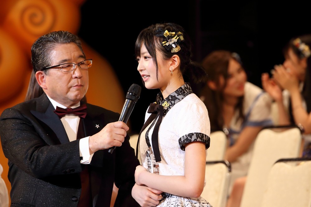 「結婚宣言」するNMB48の須藤凜々花さん。メンバーには困惑が広がった