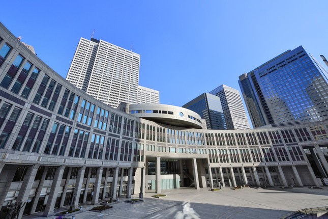 都民ファと自民、支持減らし合って競り合う　都議選世論調査