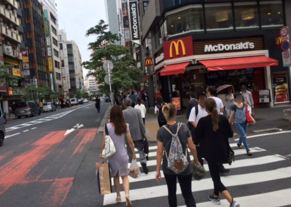 マックの「お詫び」無料ドリンク　テイクアウトは可能か？