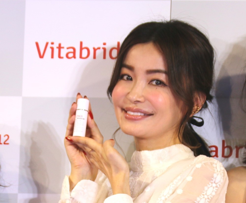 幼少期から「顔が整っておキレイ」　平子理沙インスタに興奮の渦