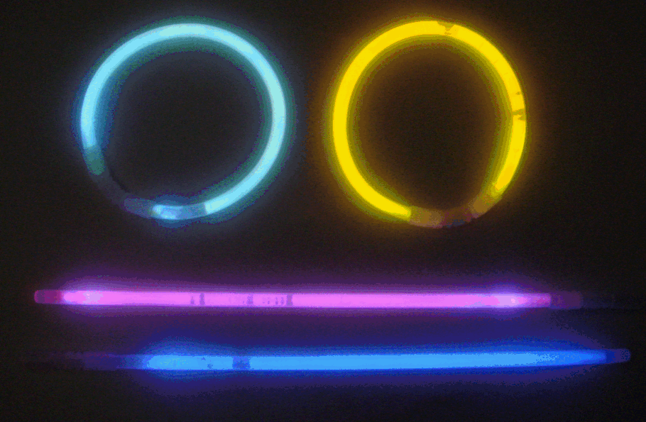 夏祭りの人気「ケミカルライト」が危ない　中の液体が飛び散り子どもの目が炎症