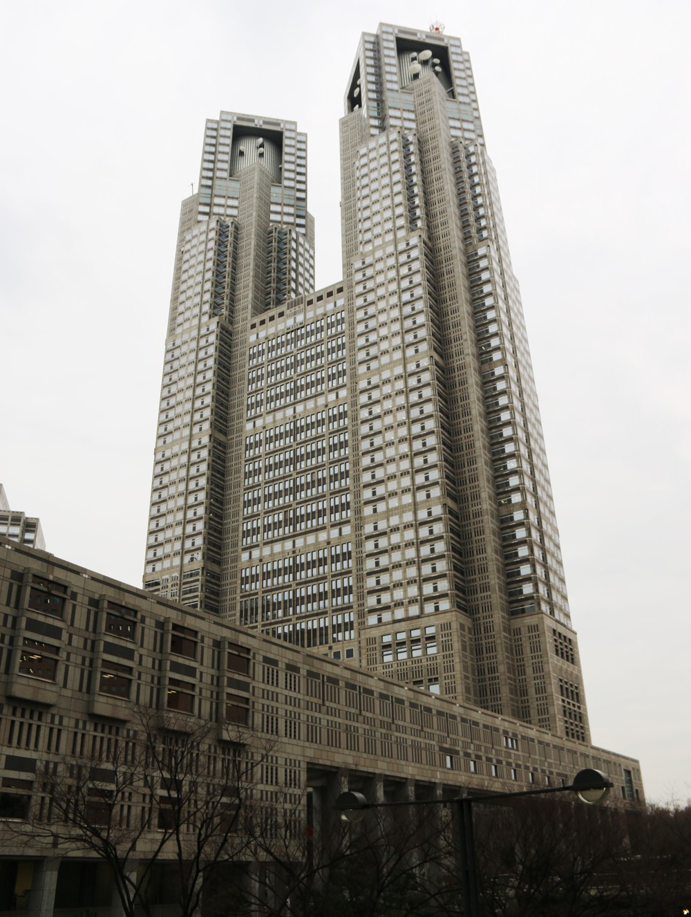 「都民ファースト」だから他県民は弾圧？　都議選圧勝で「大喜利」盛り上がる