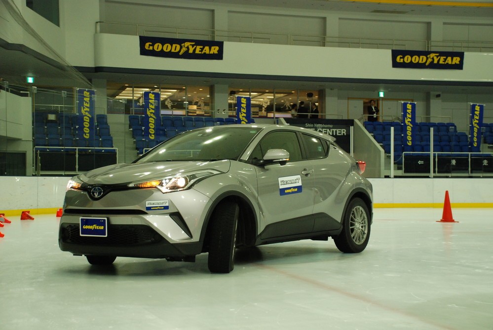 氷上ブレーキング性能「7％向上」　グッドイヤー新スタッドレスの実力は？