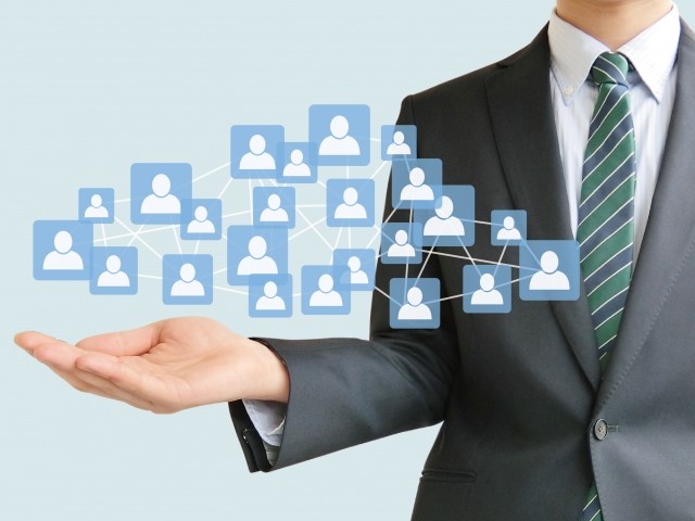 霞ヶ関人事は玉虫色？　朝日「にじむ『安倍カラー』」、読売「官邸色薄く」