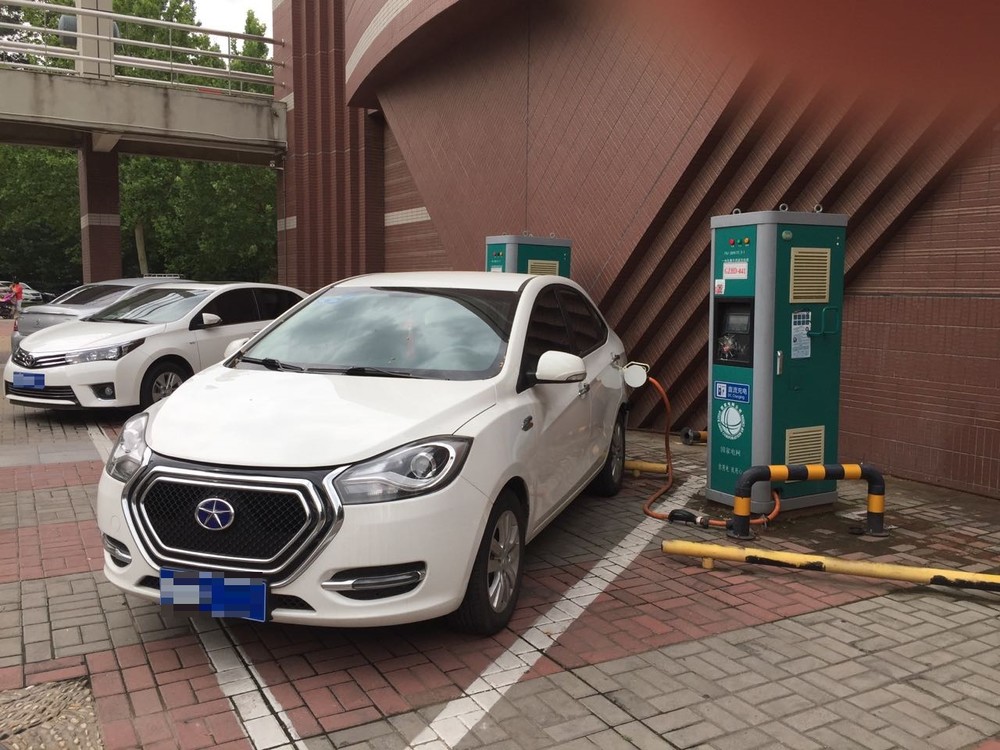 中国に空前の新エネ車ブーム　2020年に2000万台は本当か