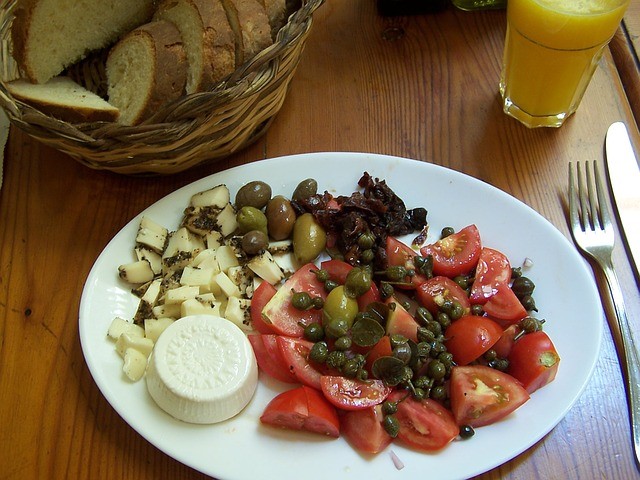 健康になるはずの地中海食に「異議」　食べても心血管疾患リスク下がらない