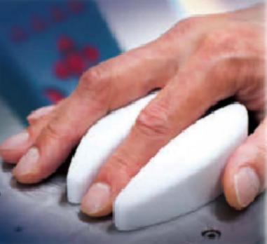 指先を置くだけで血糖値を測定　毎日採血する糖尿病患者に福音？