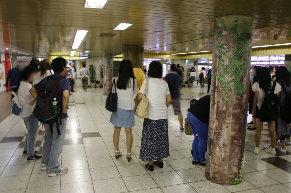 人だかりが少し出来ていた