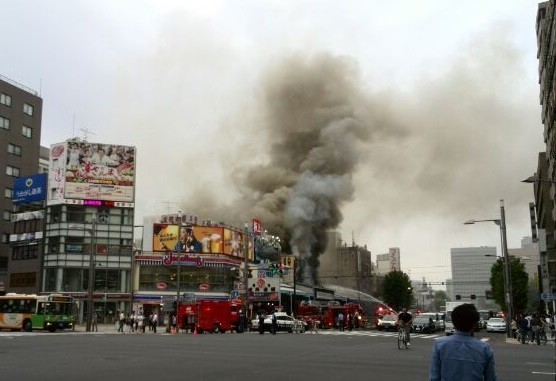 築地場外市場で火災　すぐ隣の「本願寺盆踊り」は中止