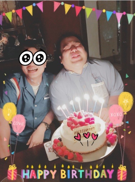 笑っている姿も浜ちゃん似！？（写真は小川菜摘さんのブログより）