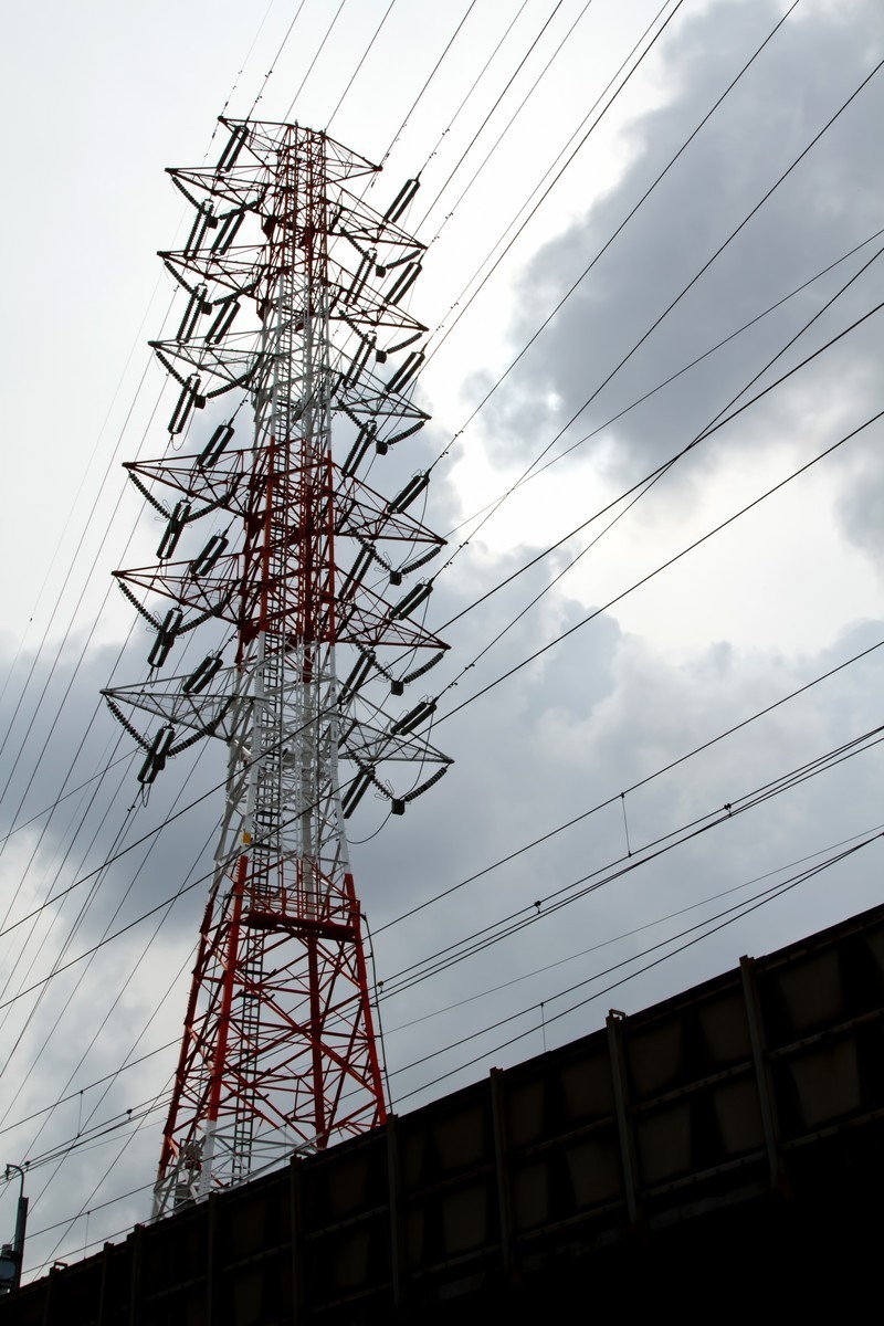 読売の「政権への忖度」度が際立つ　原発・石炭にみる論調