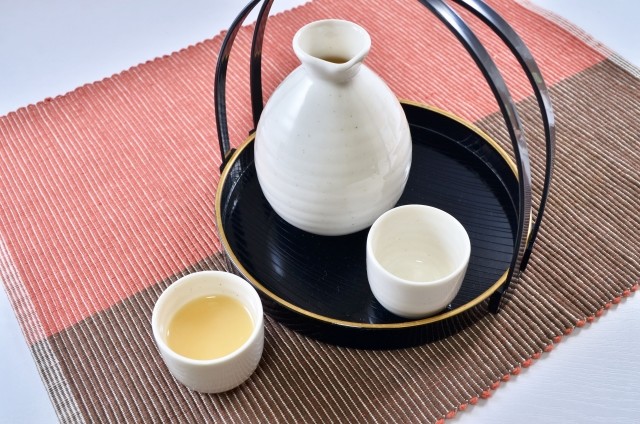 実はお酒は関係なかった！　朝のむくんだ顔の原因とは