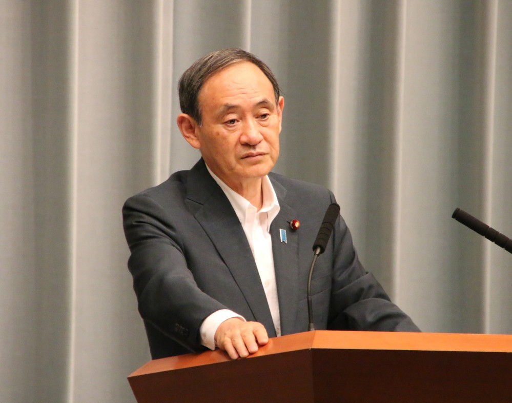 菅官房長官、前原氏の民進代表就任に「具体的な政策論争期待」