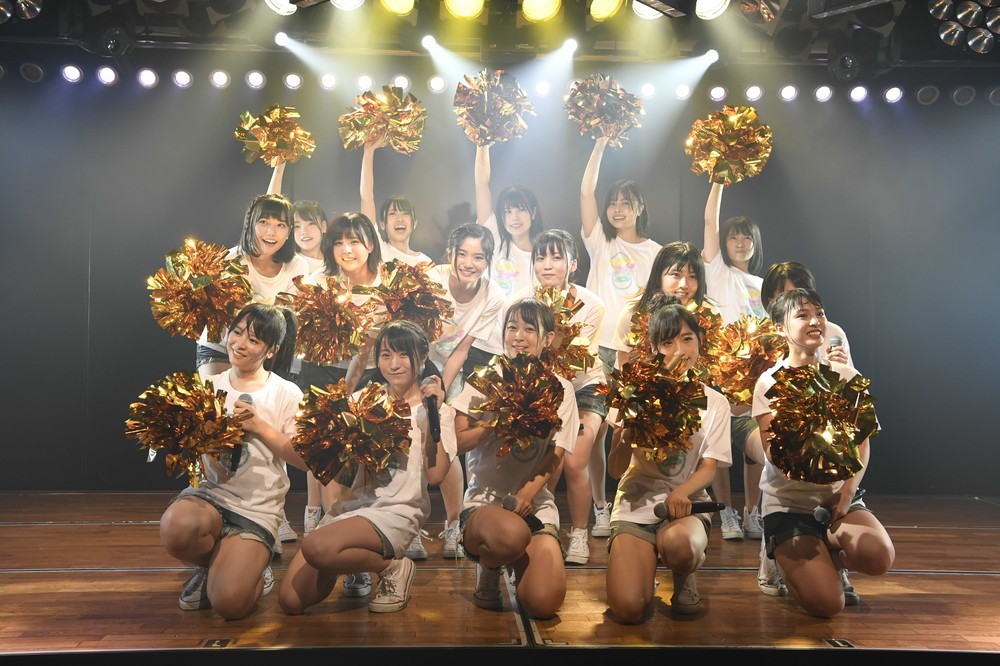 AKBの「1億光年に一人の美少女」に総ツッコミ　「距離じゃん」