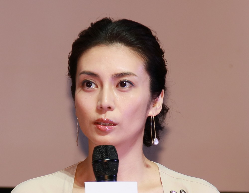 ニャンコと美脚を同時に拝める 柴咲コウのインスタ動画が大反響 J Cast ニュース