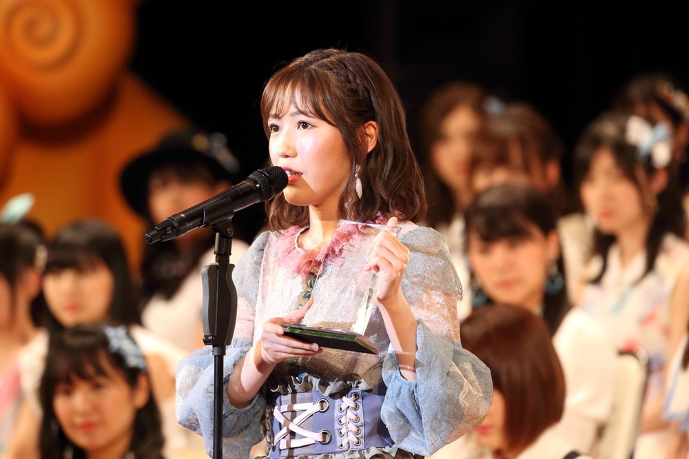 「選抜総選挙」2位ランクイン直後に卒業発表する渡辺麻友さん。11月発売の新曲でセンターポジションを務める