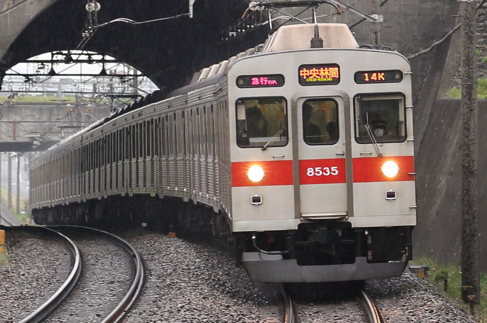 東急の株価「失速」　投資家が注目する「京急との違い」