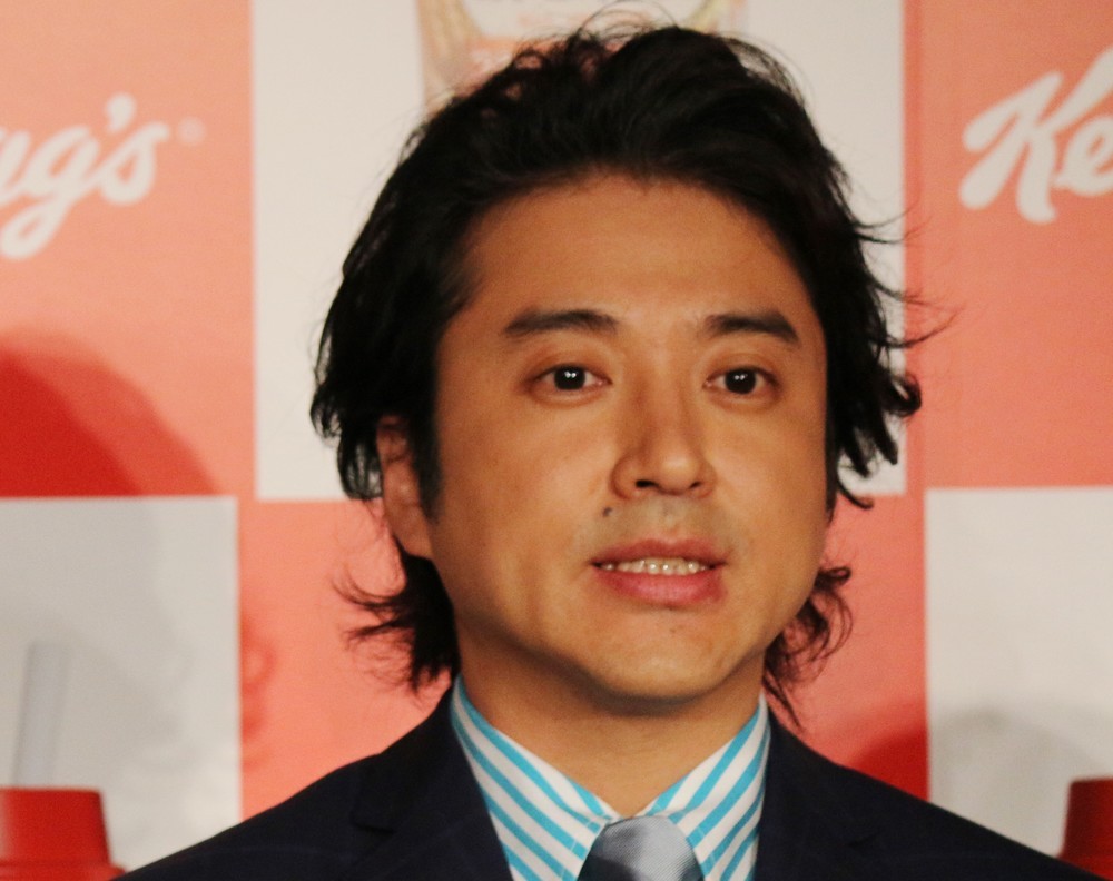 ムロツヨシ、美しすぎる坊主頭動画が大反響 「似合いすぎ」「じわる...」