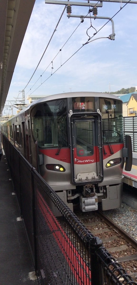 JR西日本が運行する227系車両の方向幕に「カープ坊や」が登場（写真提供：貨物広島2017年度長月(連覇達成)　＠jrf_hiroshima　さん）