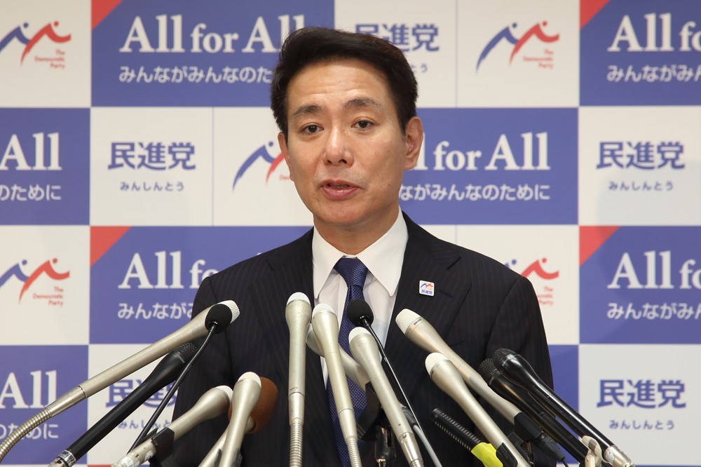 前原代表初会見　「自民がスキャンダル議員に対抗馬」なのに山尾氏には5秒沈黙で...