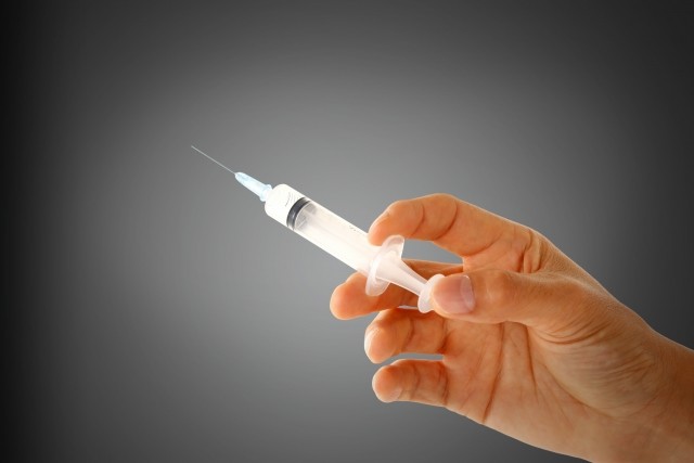 「自然派」ママが子の予防接種に難色　専門家が説いた「絶対受けるべき理由」